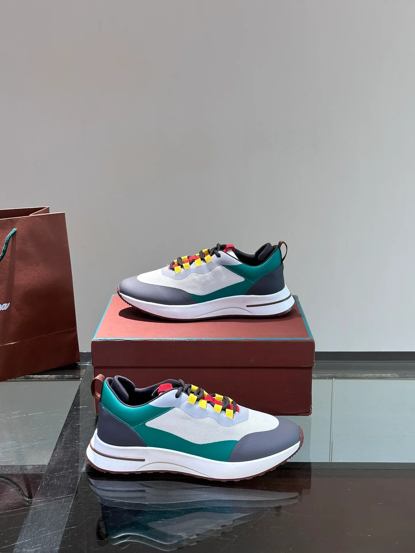 Factory price: 540💰Loro men's shoes💰iana niche Loro classic jogging shoes, men's lace-up casual shoes and sneakers, high-quality lightweight and comfortable fabrics, suitable for outdoor leisure, the color scheme is young and energetic, and it looks great with sportswear or casual suits! Size: 39-45 (46 customized)
